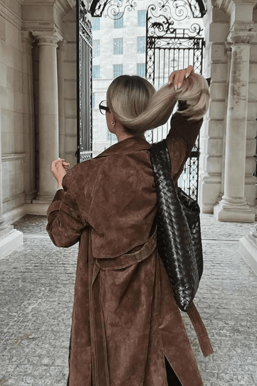 Dames maxi trenchcoat van vegan suède 4