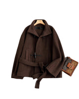 Klassieke wollen damesjas met riem in de taille 4